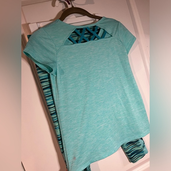 Champion 2 Piece Set Women’s TealCapri Leggings and Short Sleeve Top Size Large - Picture 3 of 15